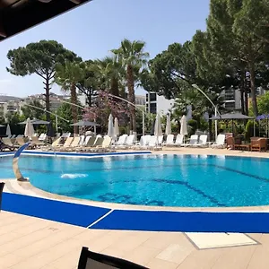 Aparthotel Opus